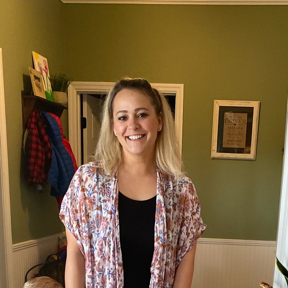 Meet your Posher, Cassi - Picture 1 of 1